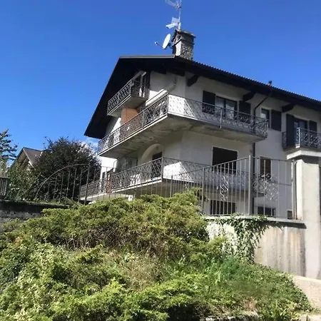 Mansarda Tra Le Montagne Apartman *