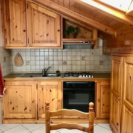 Apartman Mansarda Tra Le Montagne